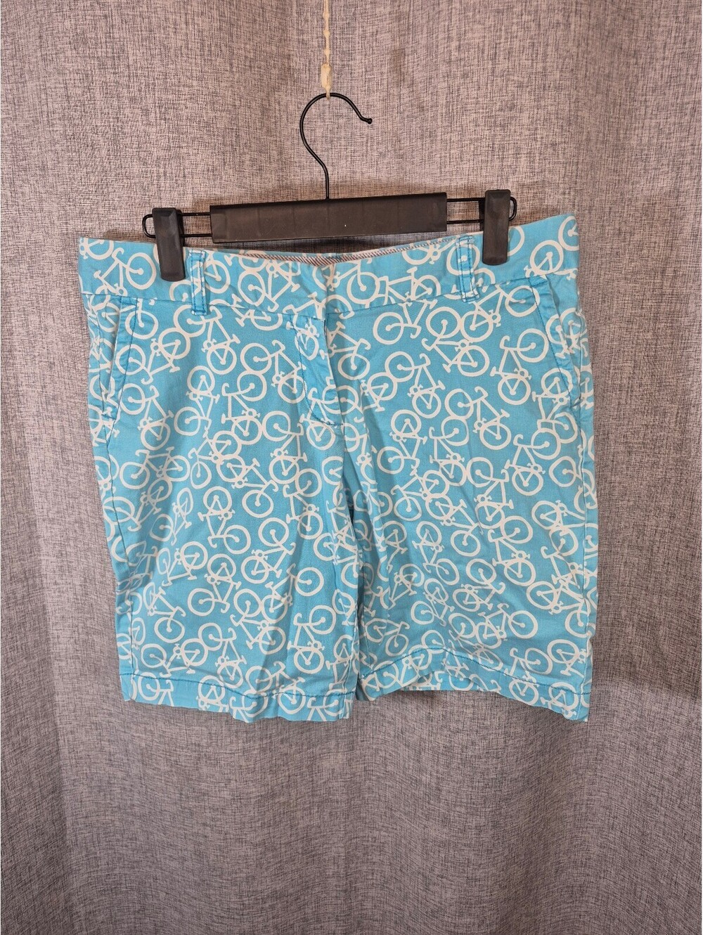 Crown & Ivy Petite Size 6P Turquoise Bicycle Print Chino Shorts